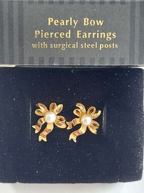 Vintage Avon Pearly Gold Bow Earrings with Pearl Centers